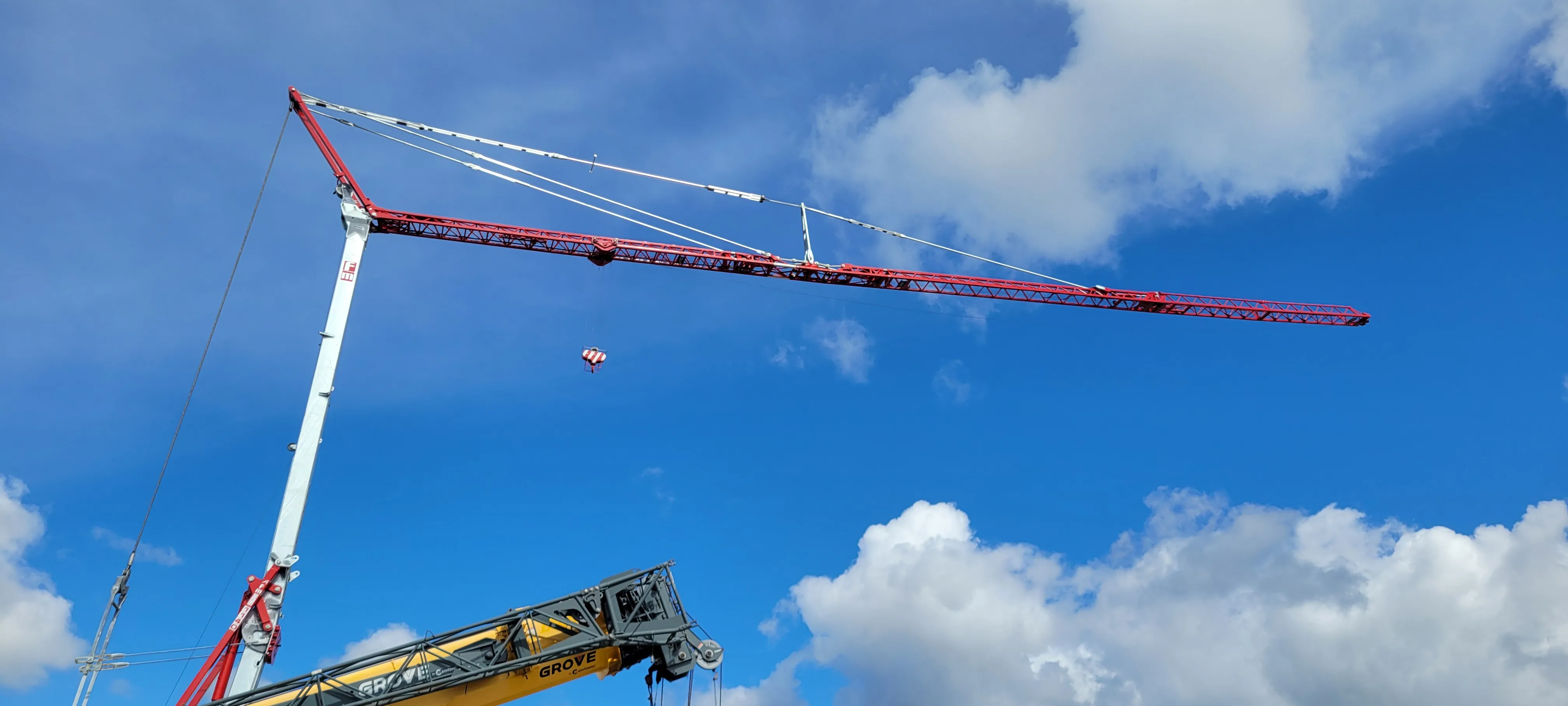 Détail du calage hydraulique de la grue 1140 RBI-US Eurogrue