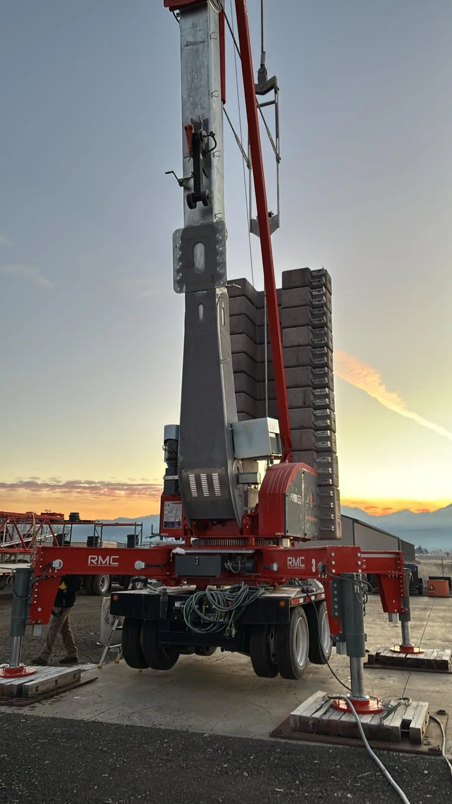 Grue 1140 RBI-US en transport routier avec calage hydraulique 80 km/h