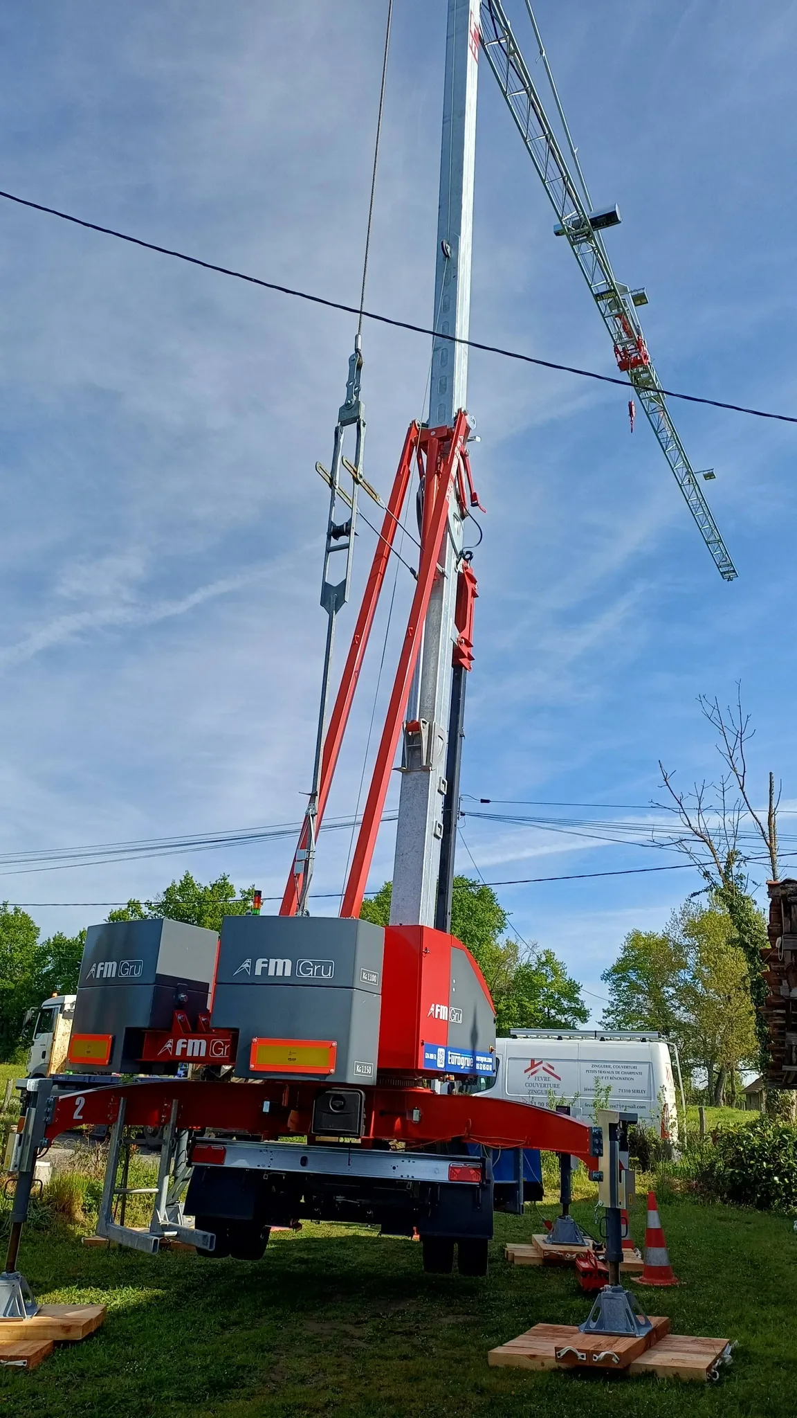 Grue 524 RBI-FA Eurogrue en action sur chantier en Franche-Comté